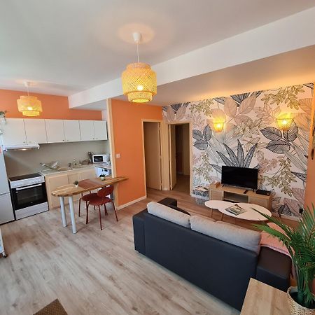 Le Tropical - Local A Velos Au Centre Historique Tonnerre Zewnętrze zdjęcie