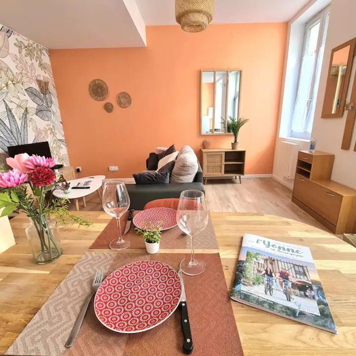 Le Tropical - Local A Velos Au Centre Historique Tonnerre Zewnętrze zdjęcie
